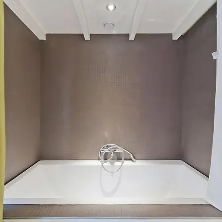 Beautiful Designed Ap.+bikes+garden Apartment